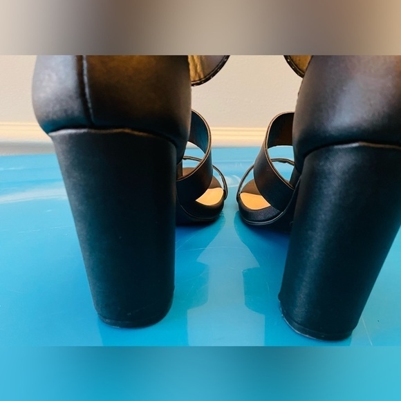 LULU’S Black Ankle Strap Open Toe Sandal Heels Size 7 - Picture 7 of 9